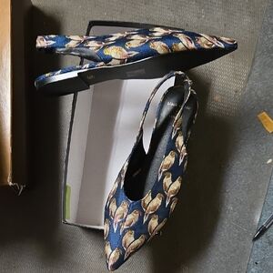 Parrott Patterned Women's Flats
